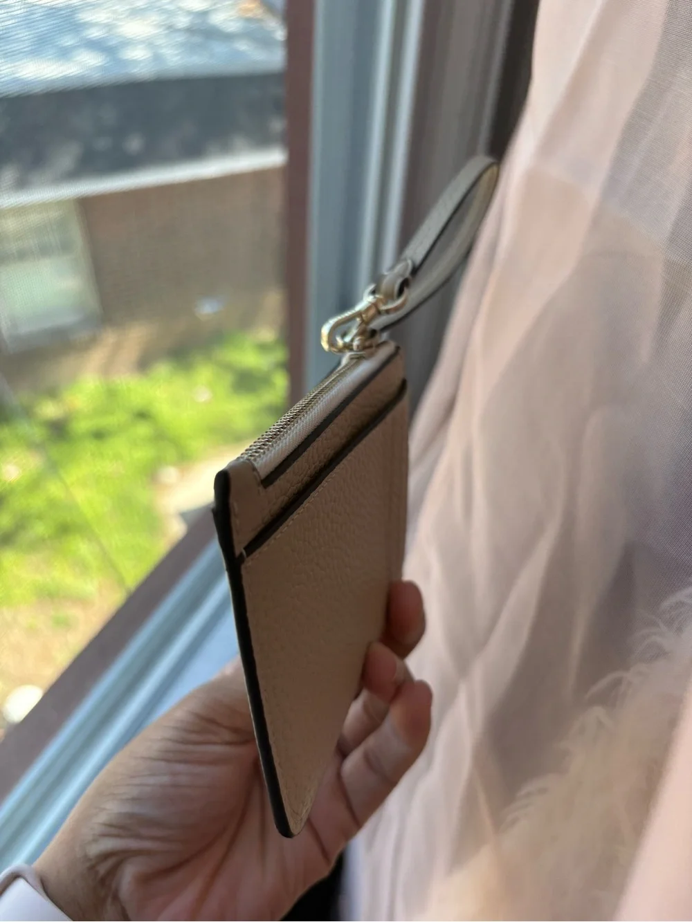 kate spade two-tone taupe leather cardholder wristlet wallet